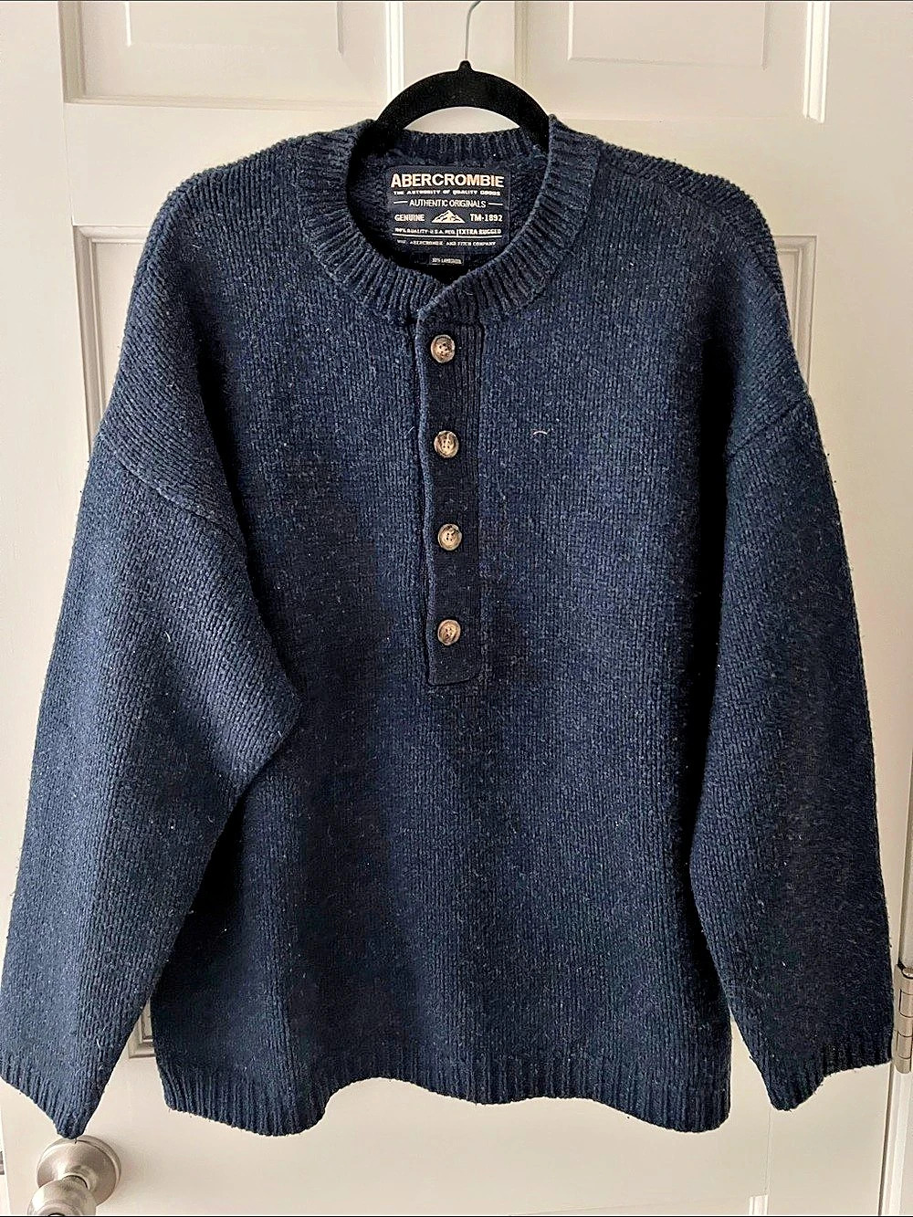 Abercrombie TM-1892 Men's Lambswool Crewneck Sweater in navy